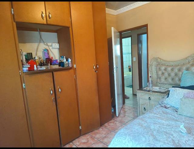 3 BEDROOM HOUSE FOR SALE IN GEELHOUTPARK